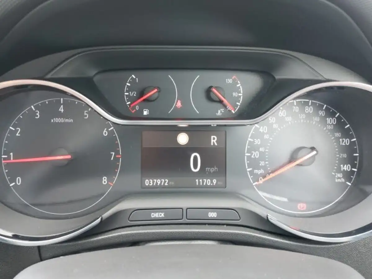 2022-vauxhall-crossland-15-ultimate-120ps-auto-big-10