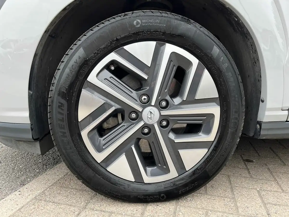 2022-hyundai-kona-e-premium-204ps-64kwh-7kw-obc-big-7