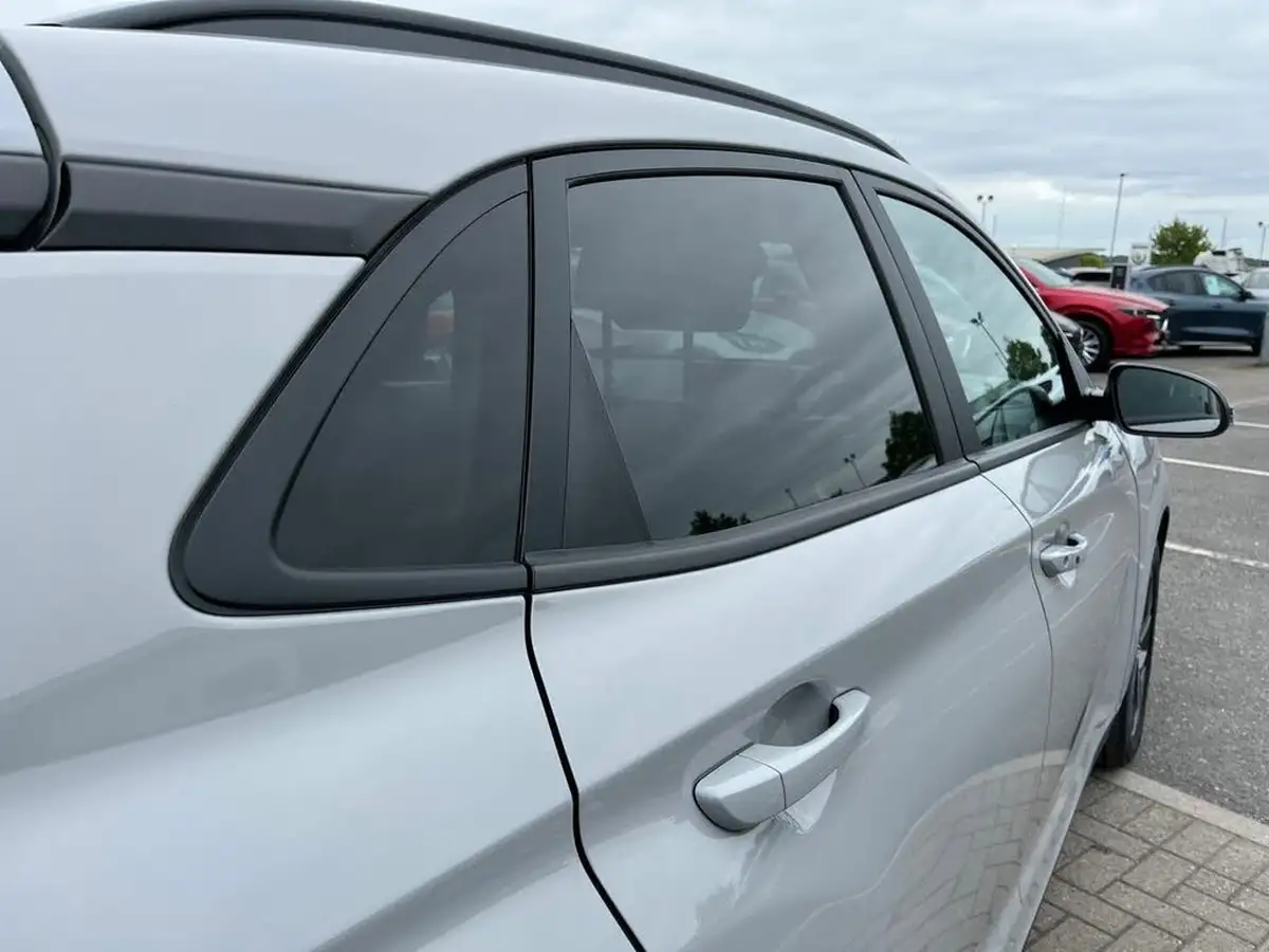 2022-hyundai-kona-e-premium-204ps-64kwh-7kw-obc-big-31