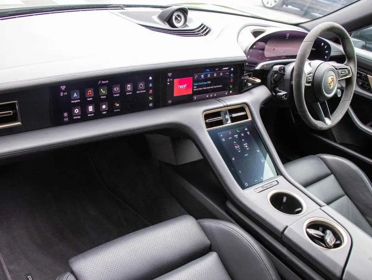 2021-porsche-taycan-e-4s-571ps-performance-battery-plus-big-9