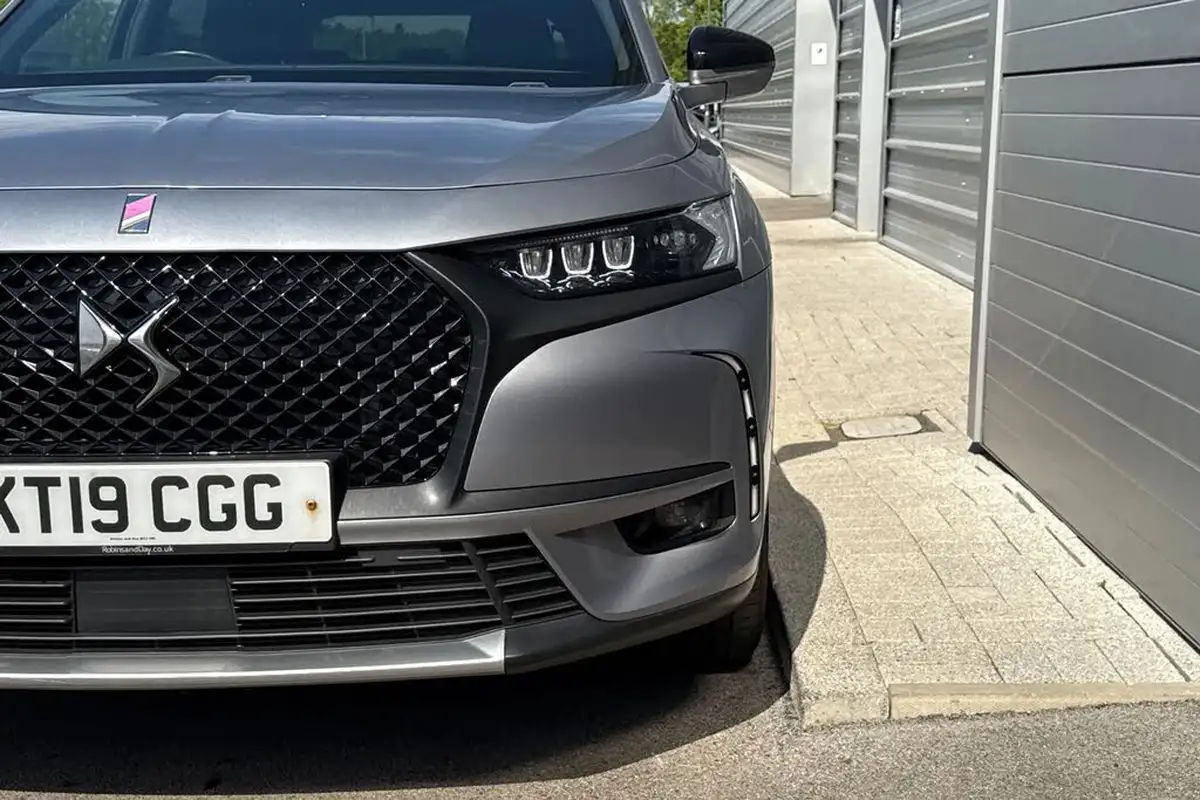 2019-ds-ds-7-crossback-20bluehdi-performance-line-big-27