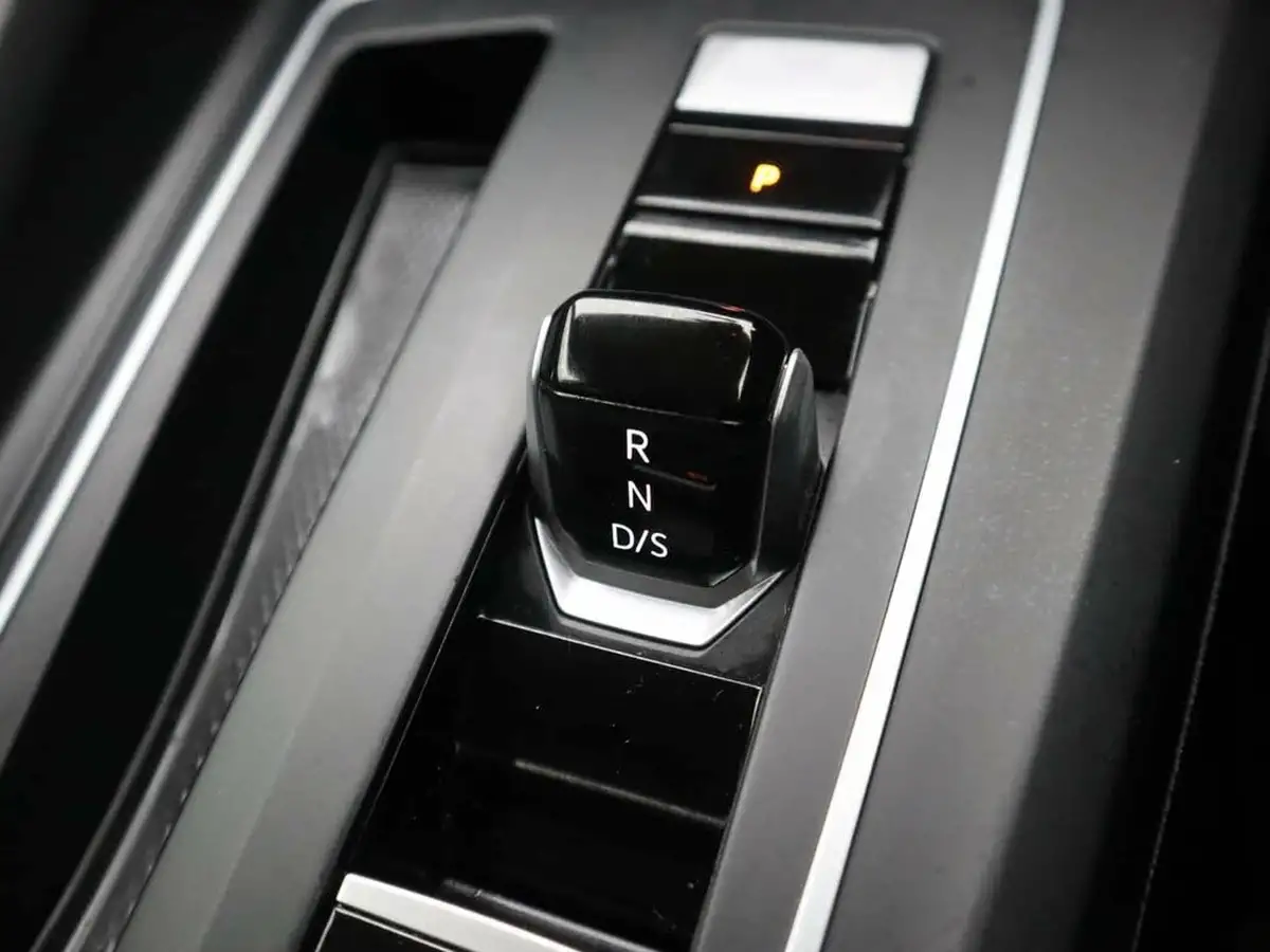 2020-volkswagen-golf-20tdi-style-150ps-hatchback-dsg-big-29