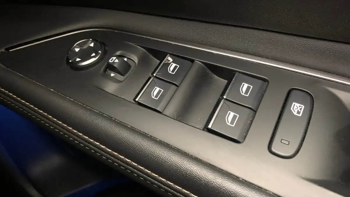 2021-peugeot-5008-suv-12-puretech-gt-premium-big-36
