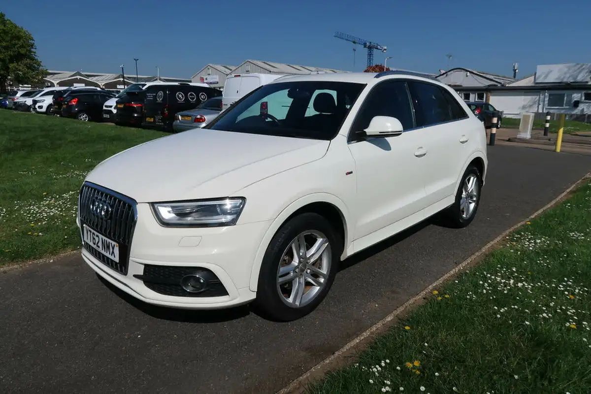 2012-audi-q3-20td-s-line-140ps-big-5