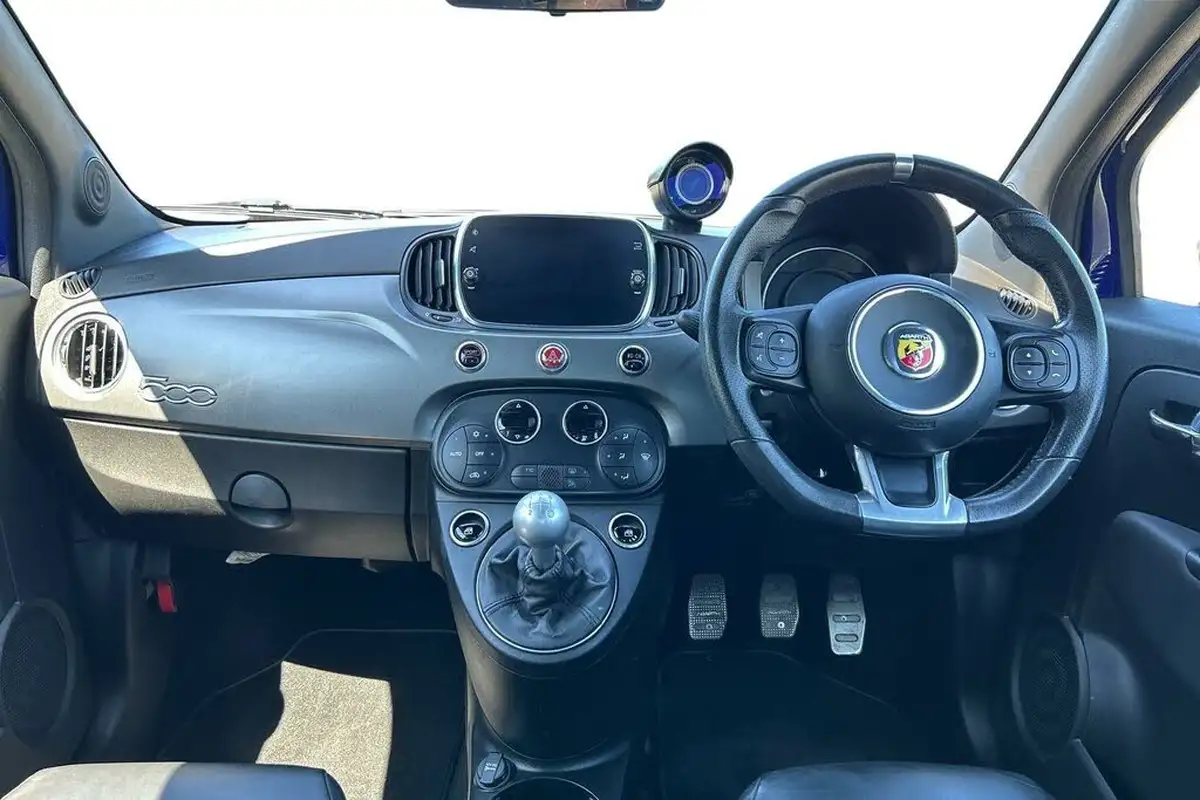 2020-abarth-595-14-tjet-turismo-70th-big-8