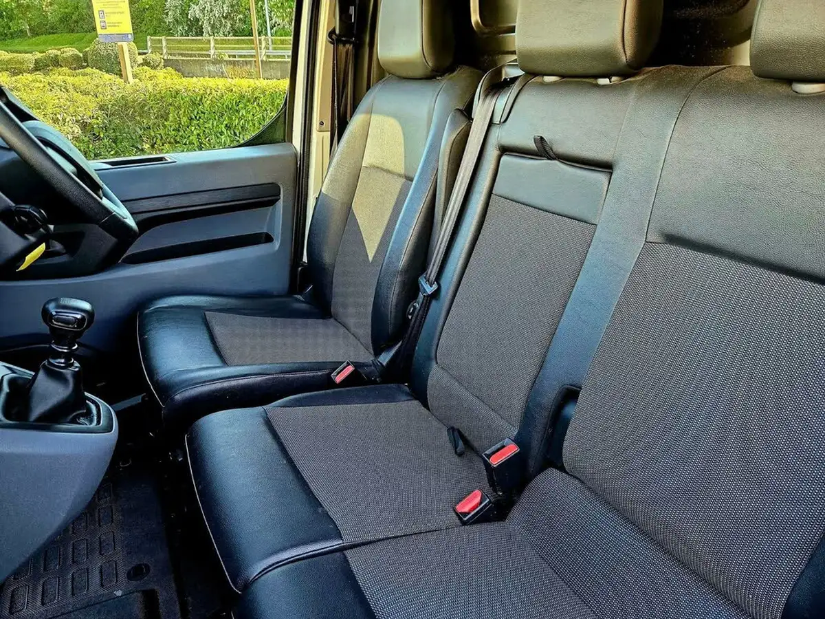 2019-peugeot-expert-15-bluehdi-professional-compact-1000-big-12