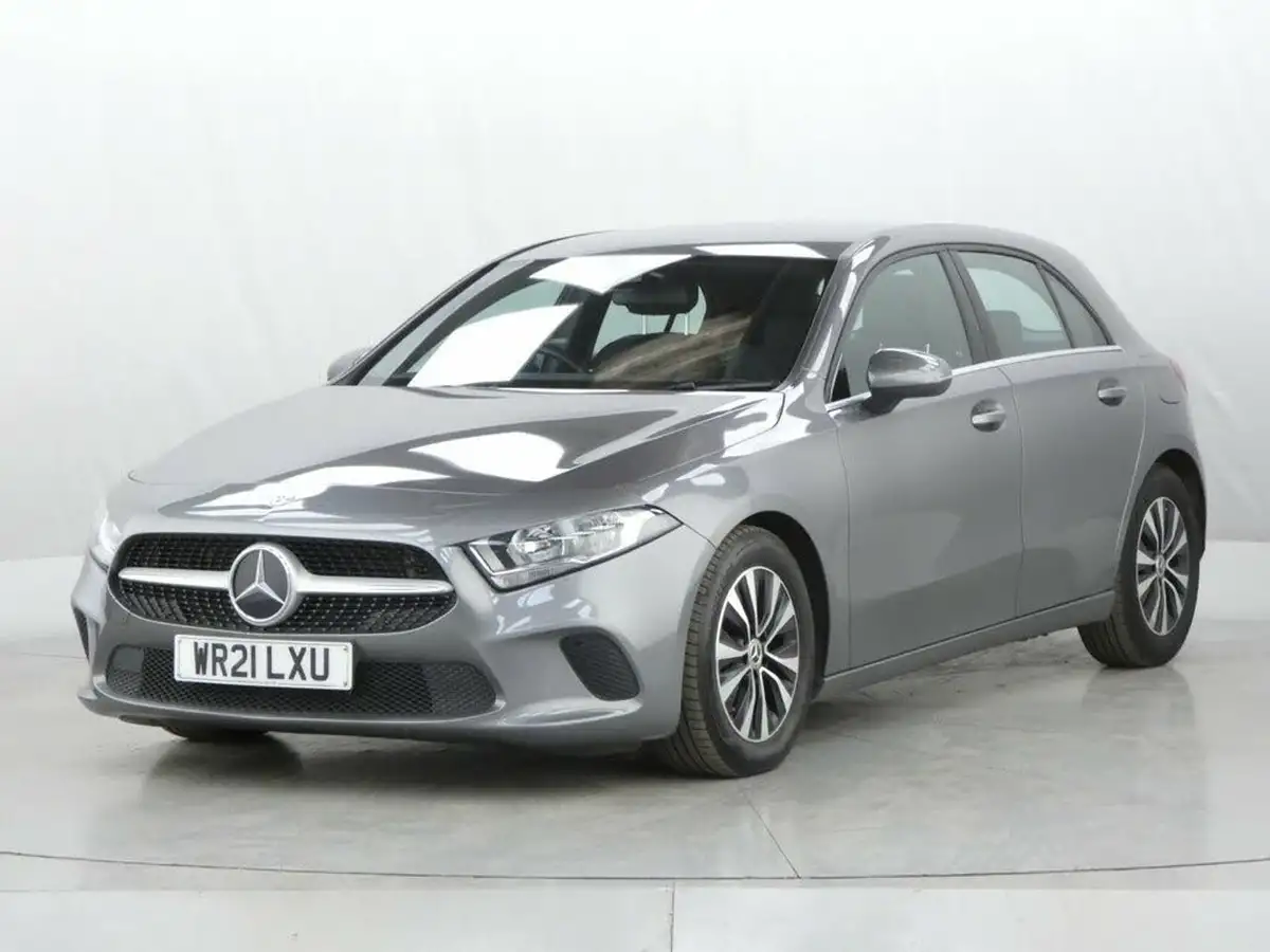 2021-mercedes-benz-a-class-20d-a180d-se-8g-dct-big-4