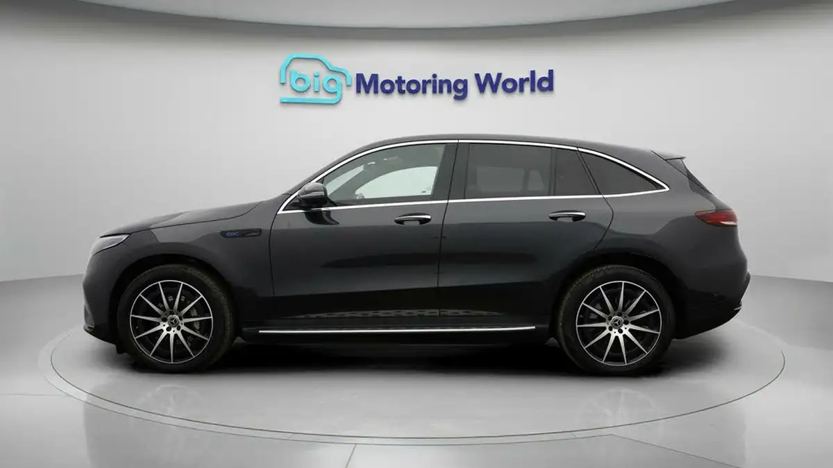 2020-mercedes-benz-eqc-e-eqc-400-amg-line-big-3