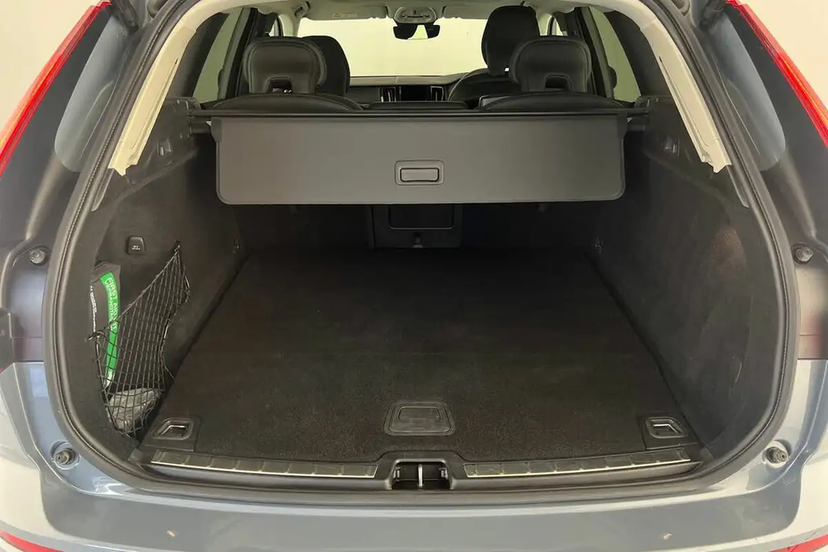 2024-volvo-xc60-20-b5-plus-big-7