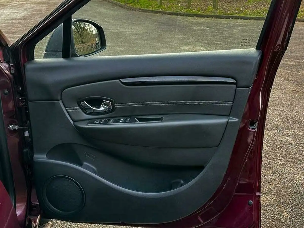 2015-renault-grand-scenic-15dci-dynamique-nav-edc-auto-big-34
