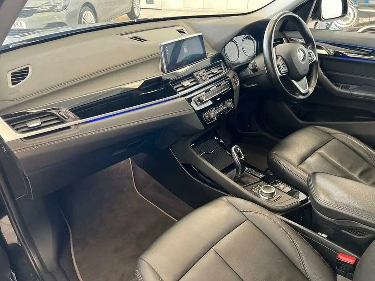 2022-bmw-x1-20-xdrive20i-xline-big-10