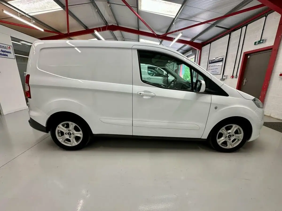 2022-ford-transit-courier-10t-limited-ecoboost-big-2