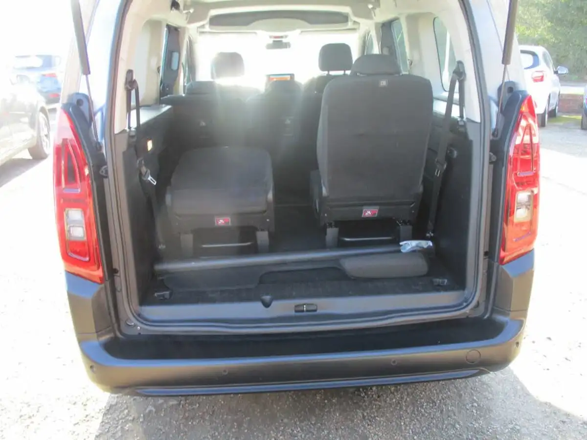 2019-citroen-berlingo-15bluehdi-flair-xl-size-130ps-big-9