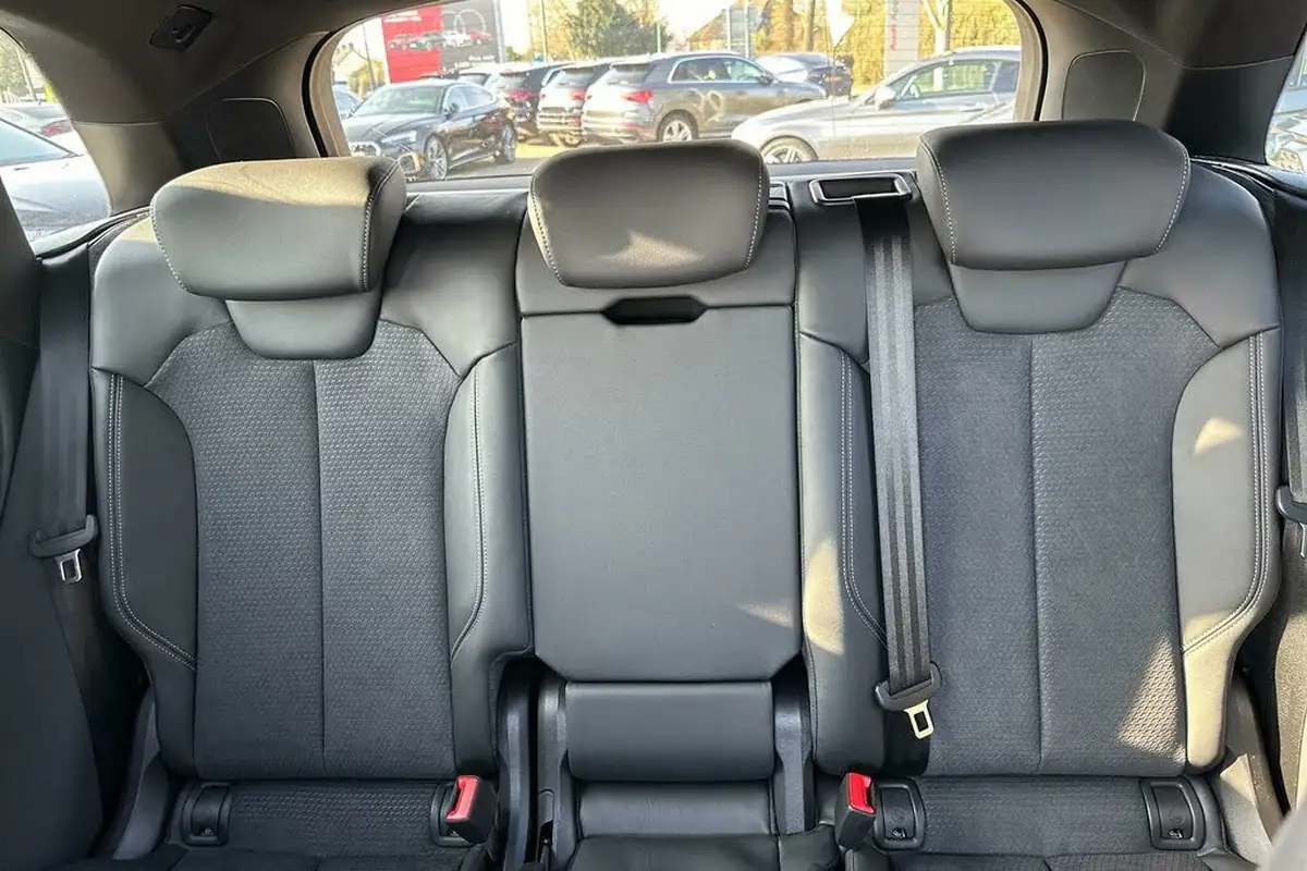2025-audi-q5-20-50-tfsi-e-black-edition-station-wagon-big-6