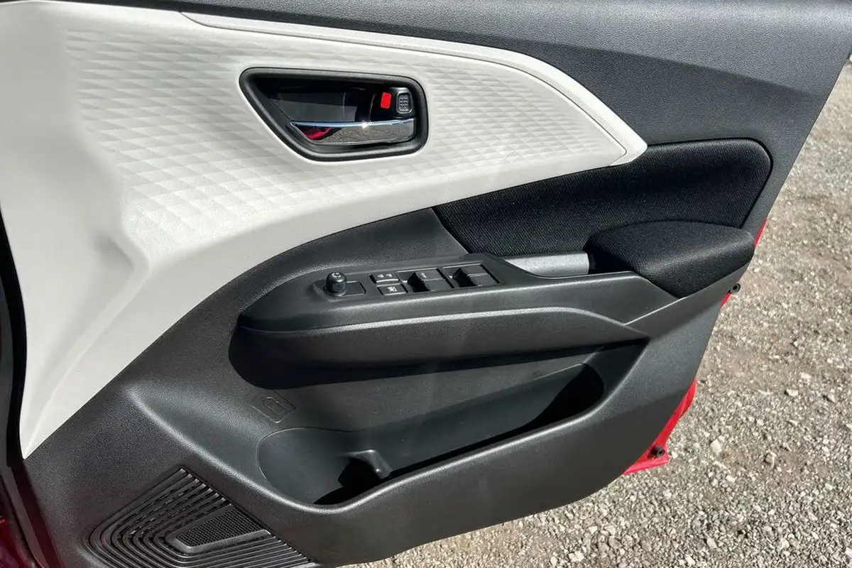 2024-suzuki-swift-12-motion-cvt-big-15