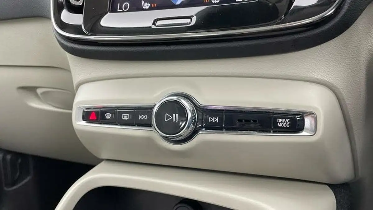 2020-volvo-xc40-20-b4-inscription-pro-big-22