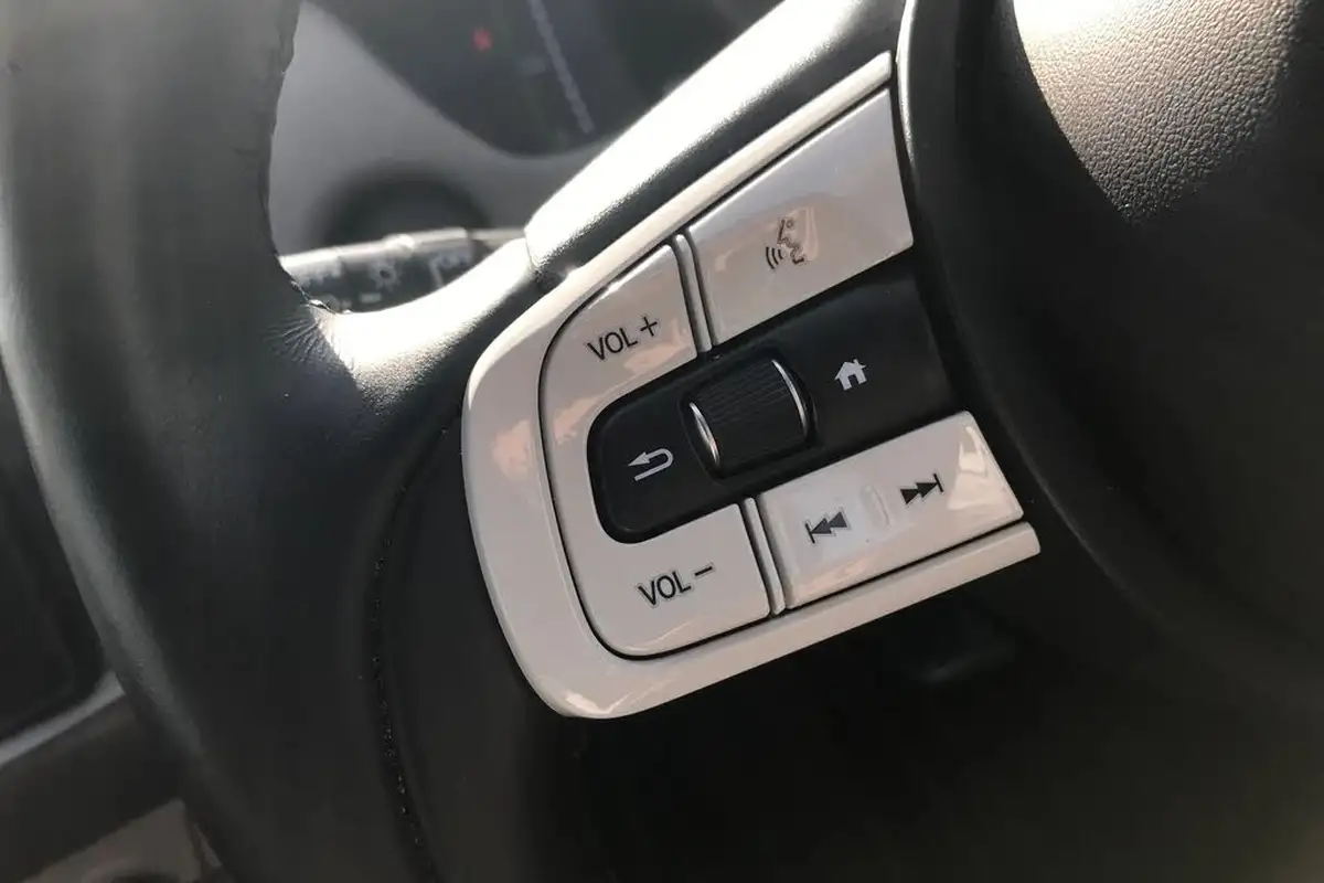 2021-honda-jazz-15-i-mmd-crosstar-ex-109ps-two-tone-big-14