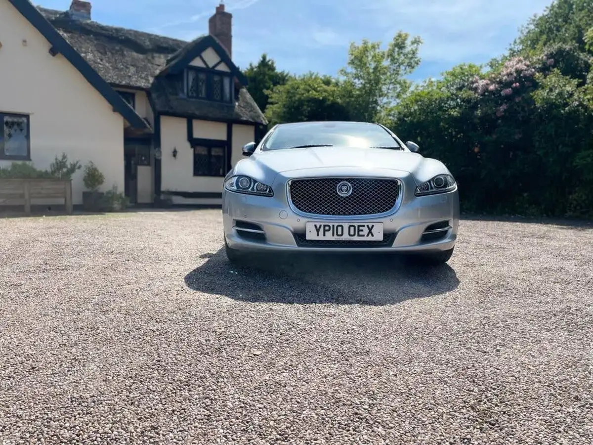 2010-jaguar-xj-series-30td-xj-luxury-big-4