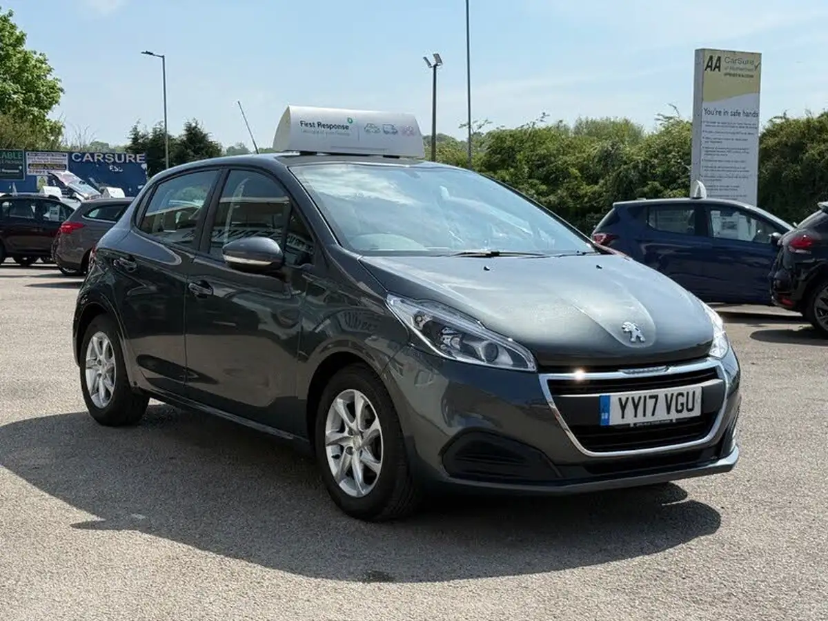 2017-peugeot-208-12-puretech-active-82bhp-5d-big-6