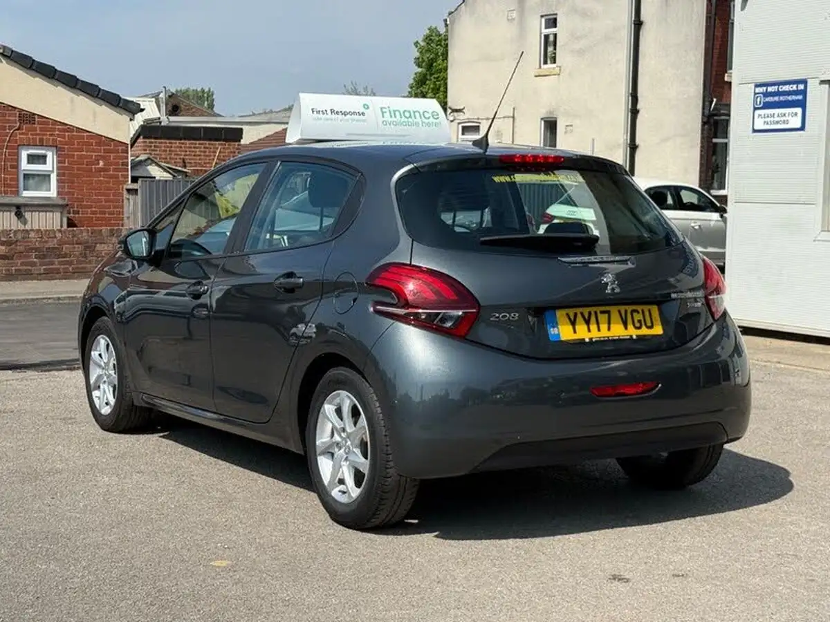 2017-peugeot-208-12-puretech-active-82bhp-5d-big-2