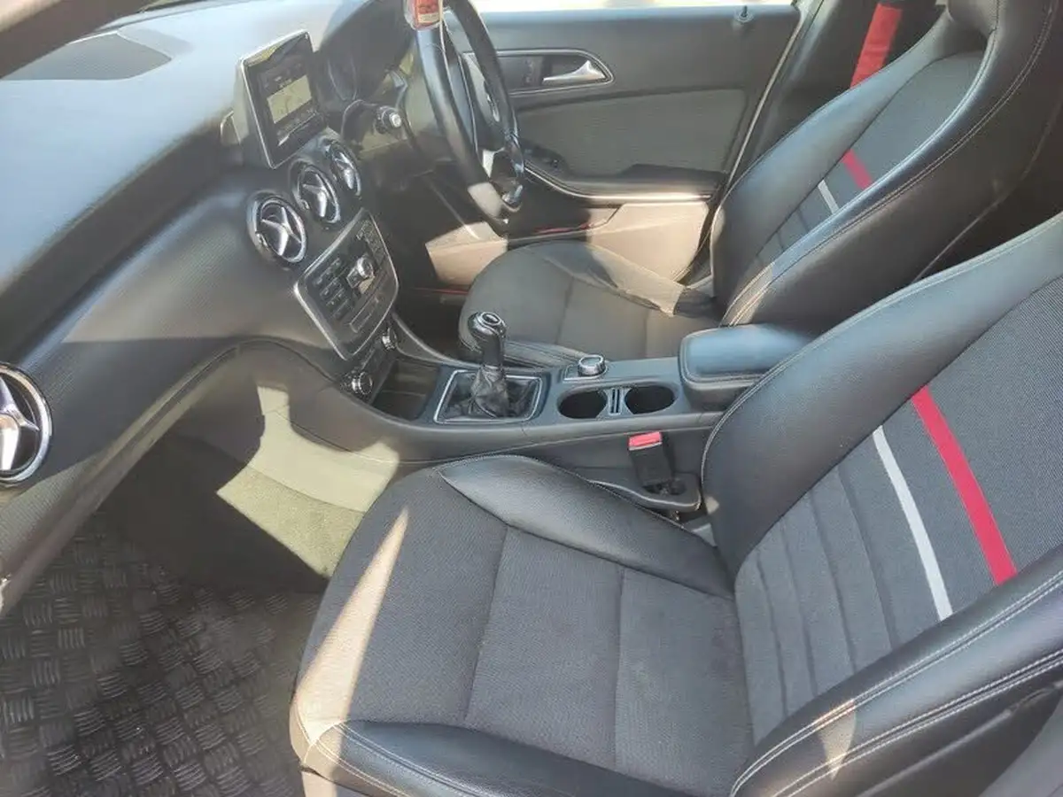 2013-mercedes-benz-a-class-15-cdi-a180-se-109ps-blue-f-big-27