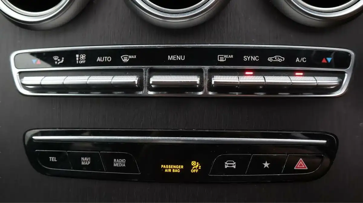2021-mercedes-benz-glc-class-20d-glc220d-amg-line-station-wagon-5d-1950cc-4matic-plus-big-12
