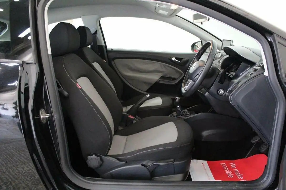 2015-seat-ibiza-14-se-sportcoupe-3d-big-24