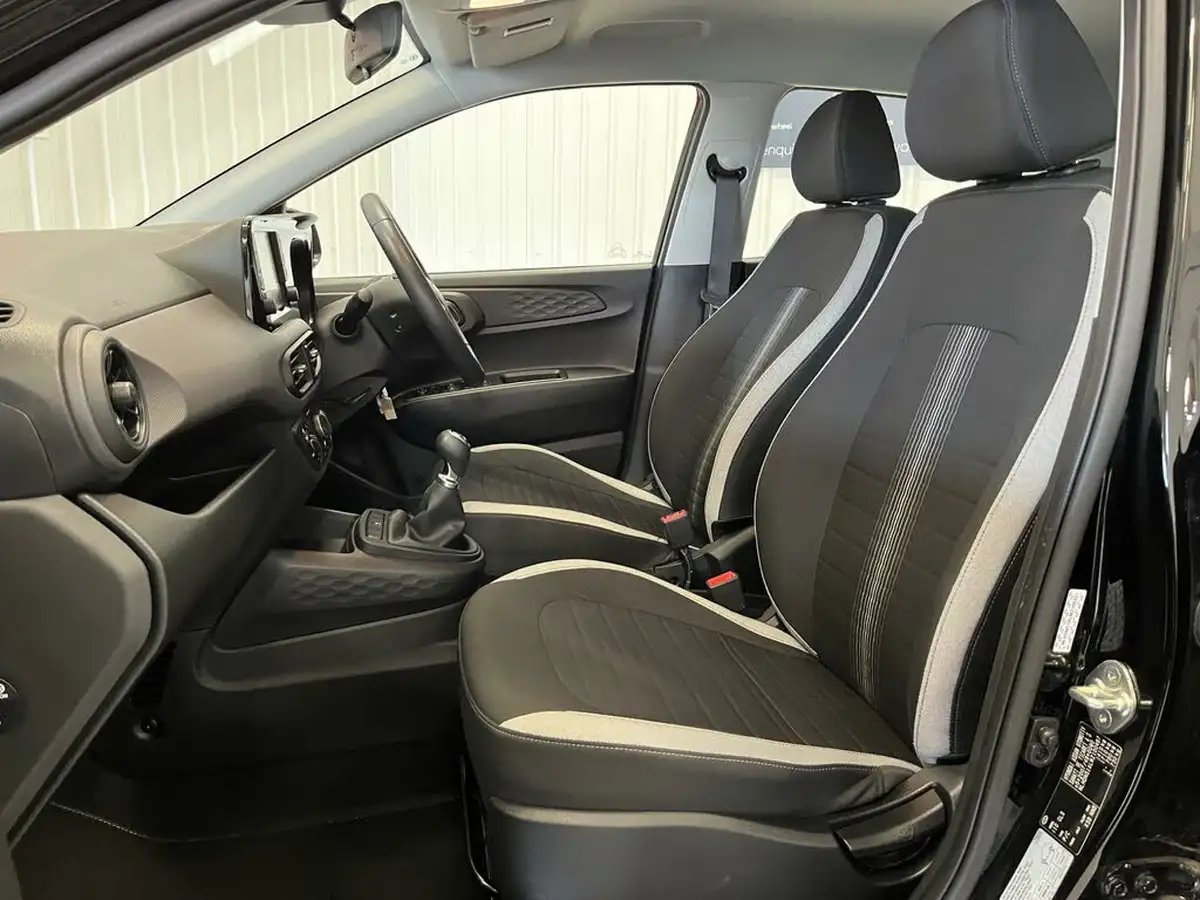 2021-hyundai-i10-10-se-connect-big-12