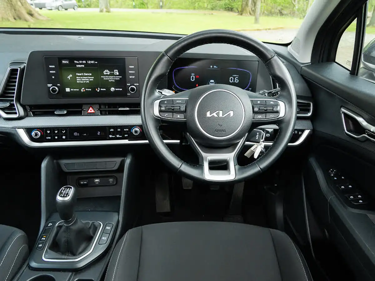 2023-kia-sportage-16-t-gdi-2-148bhp-big-6