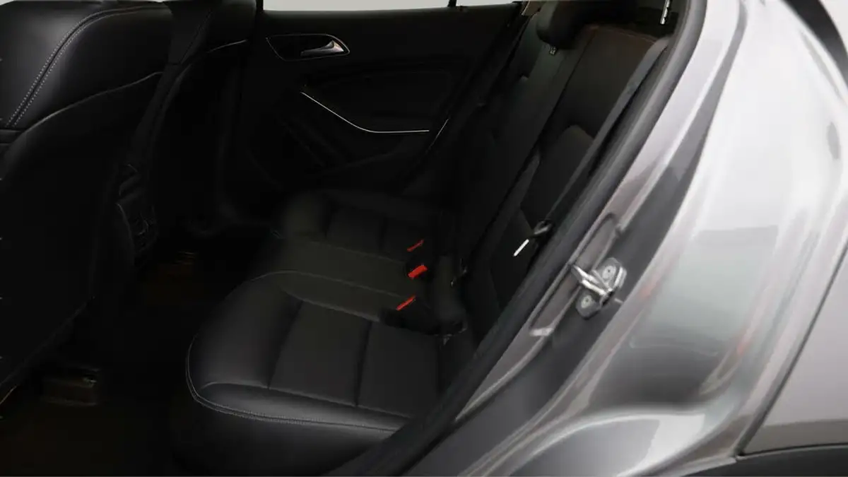 2018-mercedes-benz-gla-class-21d-gla-220d-sport-177ps-executivess-big-15