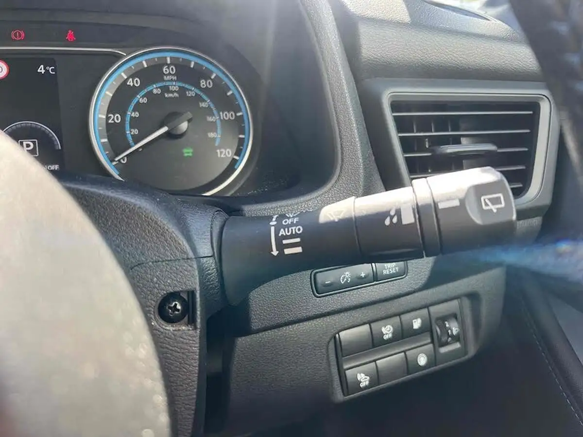 2021-nissan-leaf-e-acenta-big-43