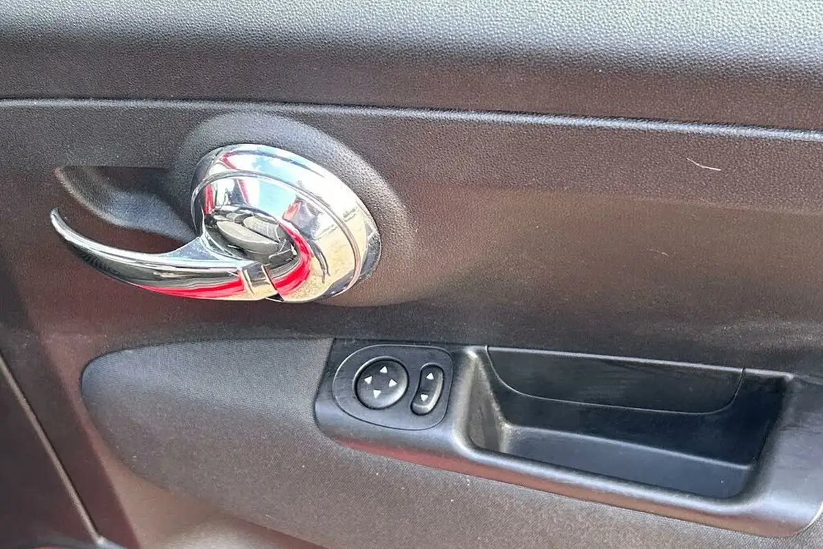 2020-fiat-500-10-lounge-big-15