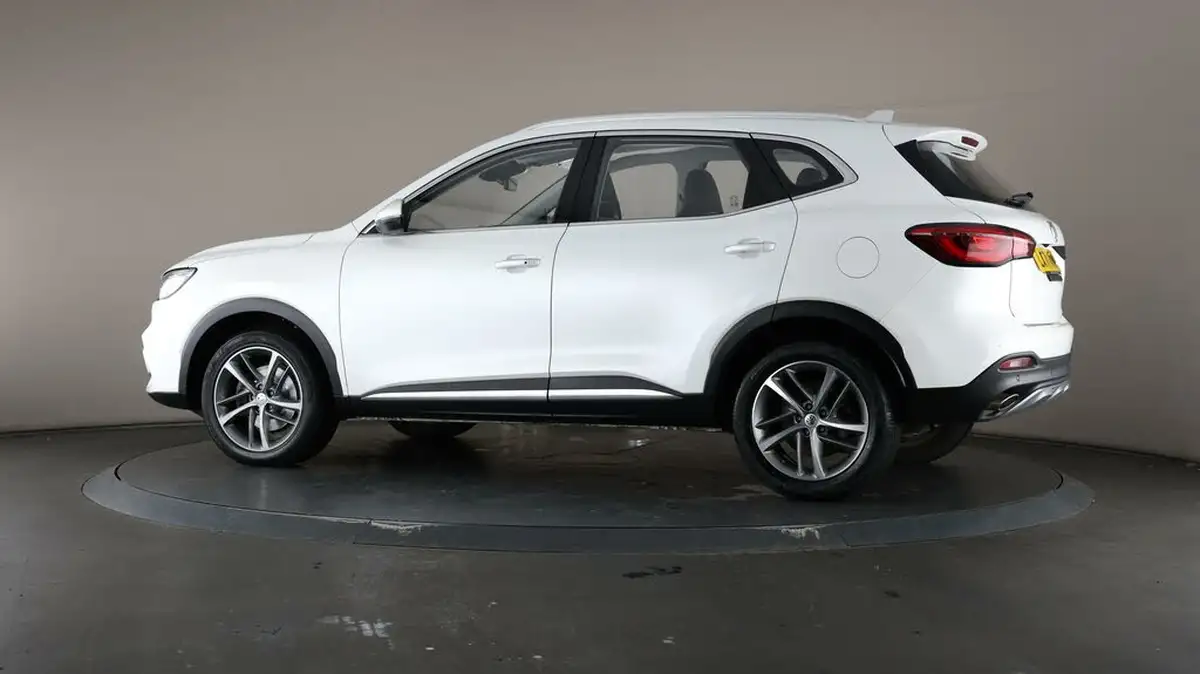 2022-mg-hs-15t-gdi-exclusive-162ps-dct-big-74