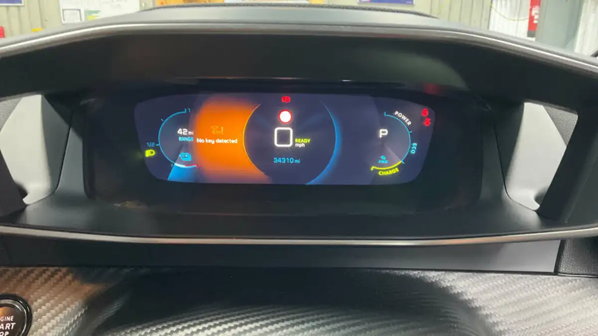 2020-peugeot-208-e-allure-big-7
