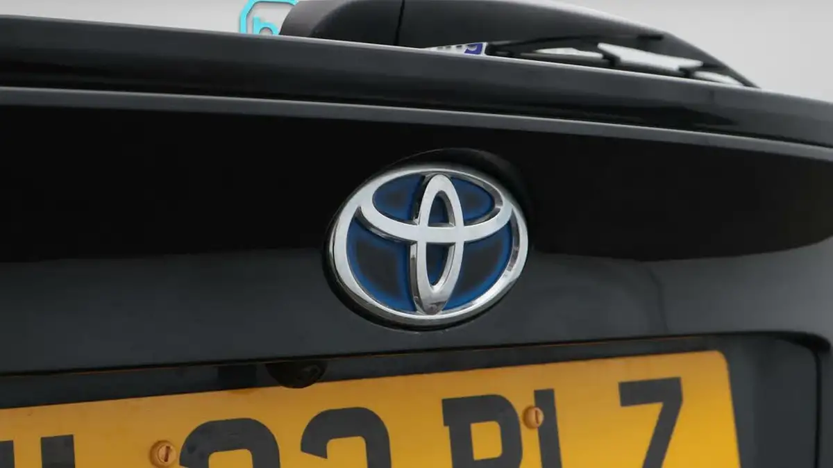 2022-toyota-c-hr-18-vvt-i-design-big-21