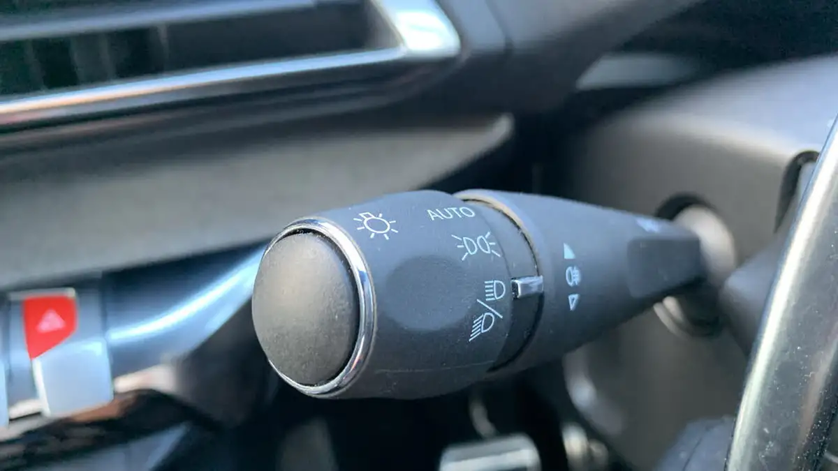 2024-peugeot-3008-suv-12-puretech-gt-136ps-hybrid-e-dsc6-big-26
