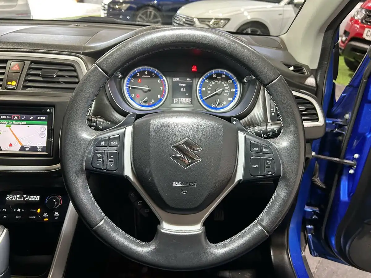 2015-suzuki-s-cross-16-sz-t-cvt-big-15