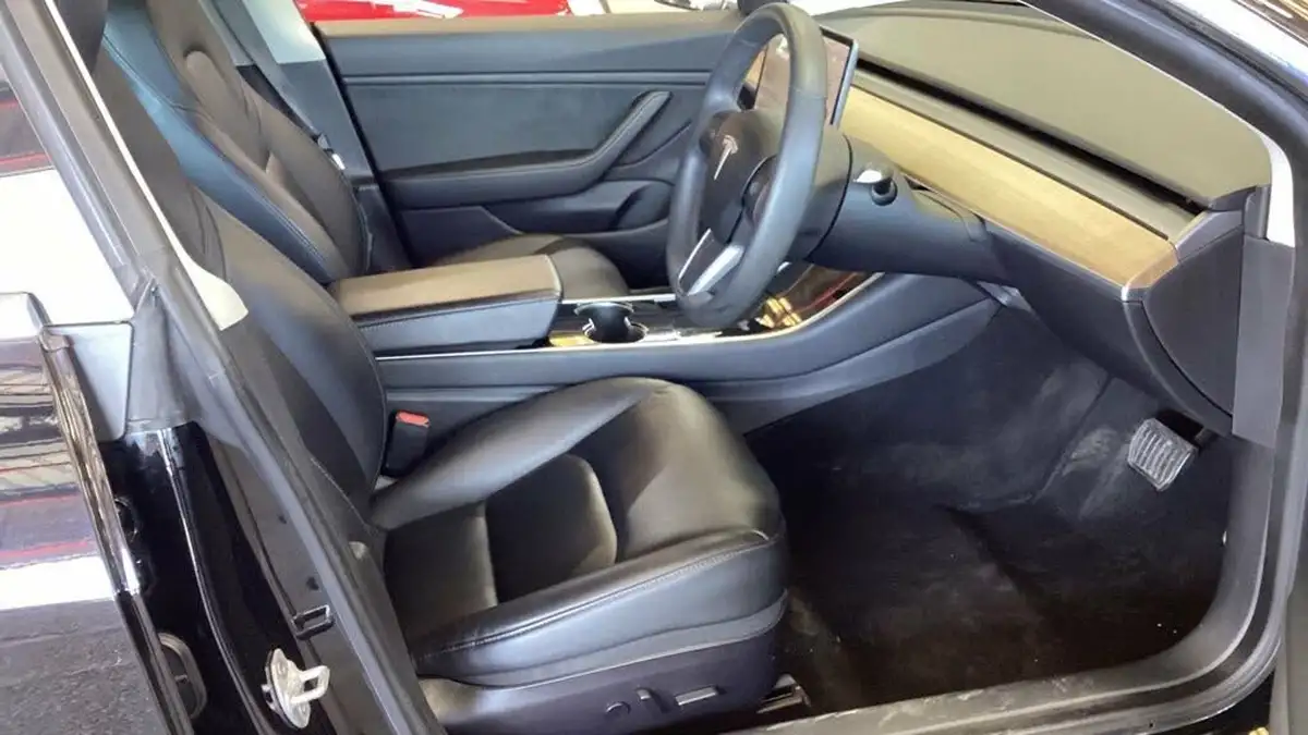 2020-tesla-model-3-e-long-range-big-8