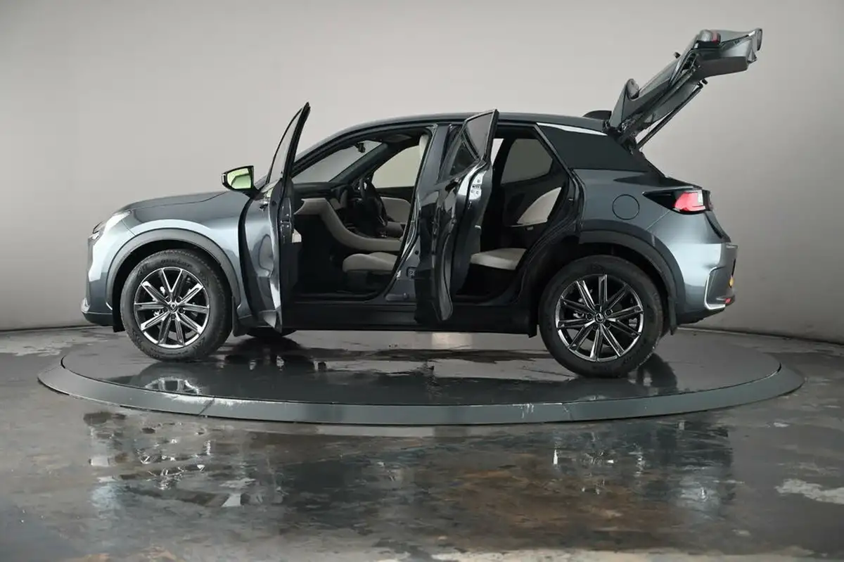 2025-lexus-lbx-15-premium-plus-big-55