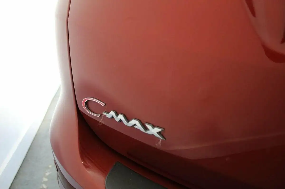 2017-ford-c-max-20tdci-titanium-big-16