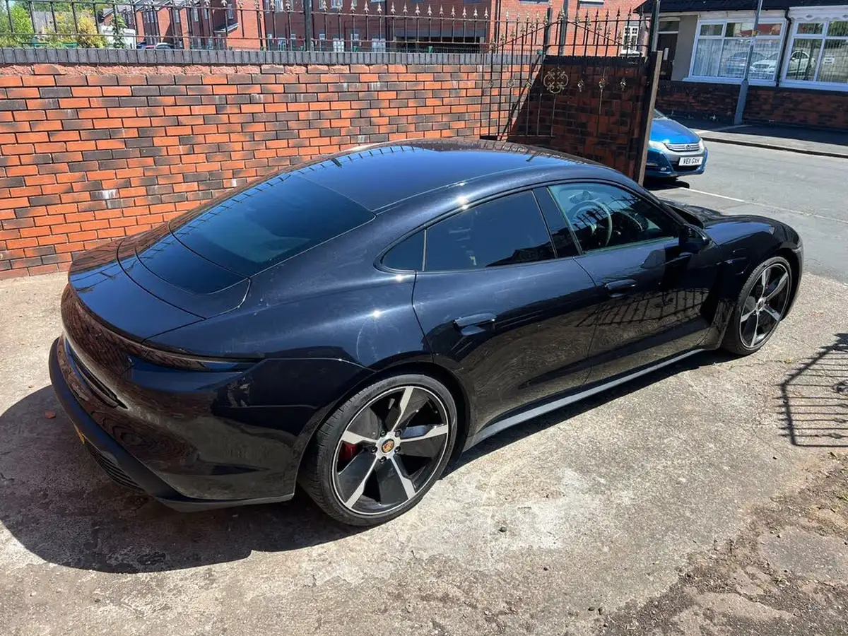2021-porsche-taycan-e-4s-571ps-performance-battery-plus-big-2