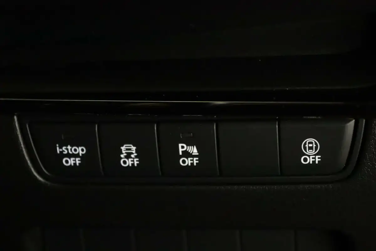 2022-mazda-mazda3-20-se-l-lux-122ps-hatchback-5d-big-17