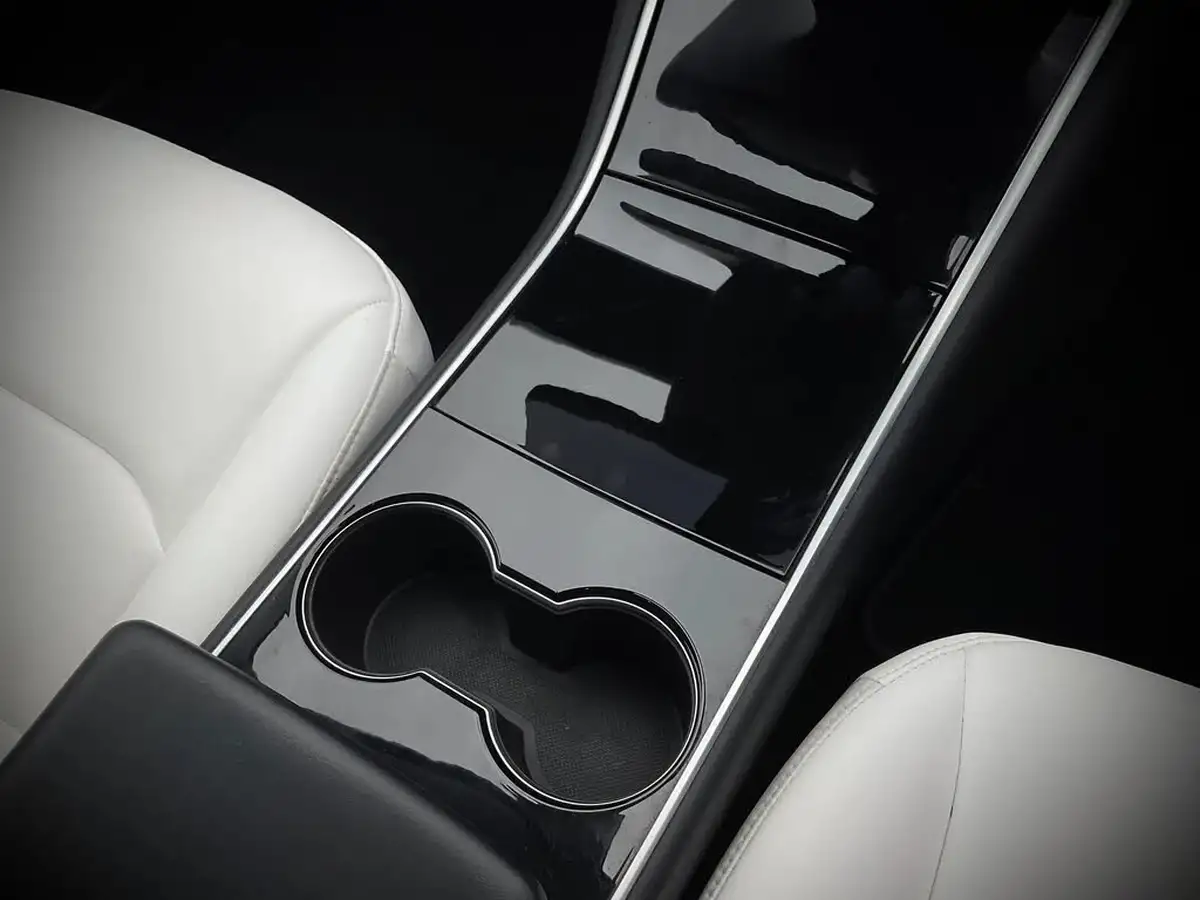 2020-tesla-model-3-e-performance-big-26