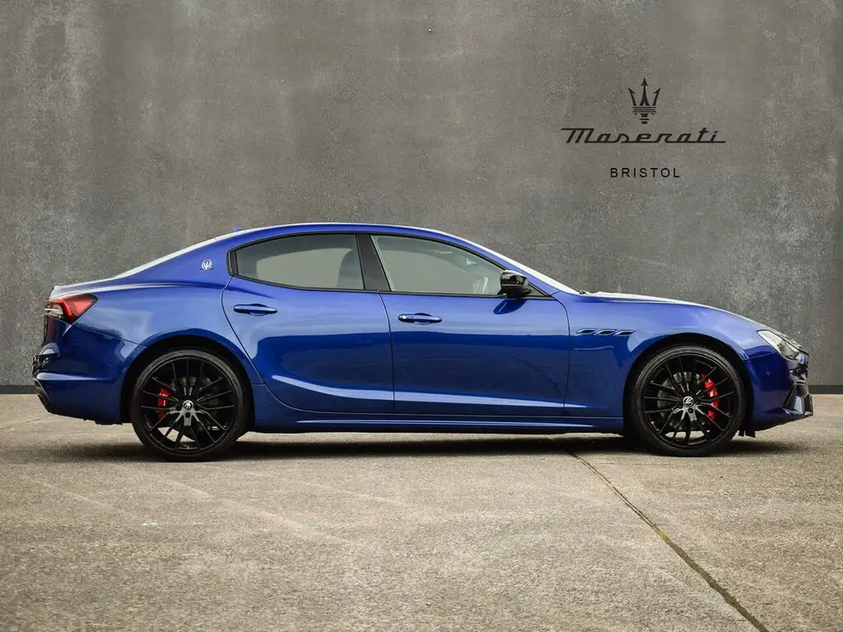 2021-maserati-ghibli-20-gransport-neressimo-pack-big-2