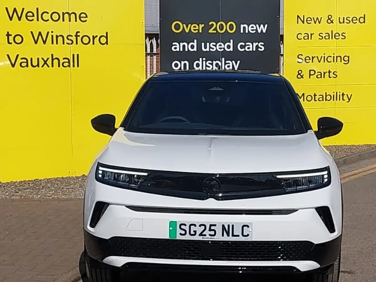 2025-vauxhall-mokka-e-gs-electric-big-11