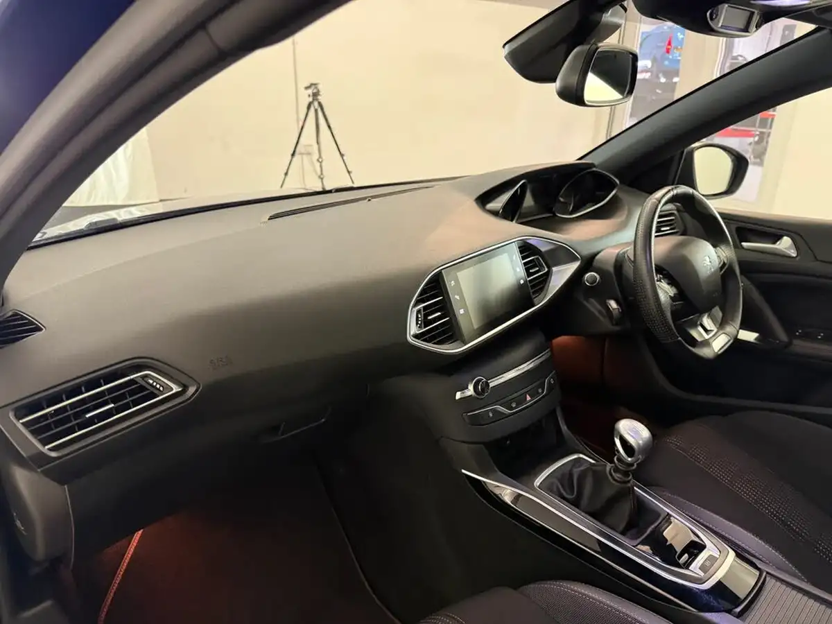 2019-peugeot-308-15-bluehdi-gt-line-big-21