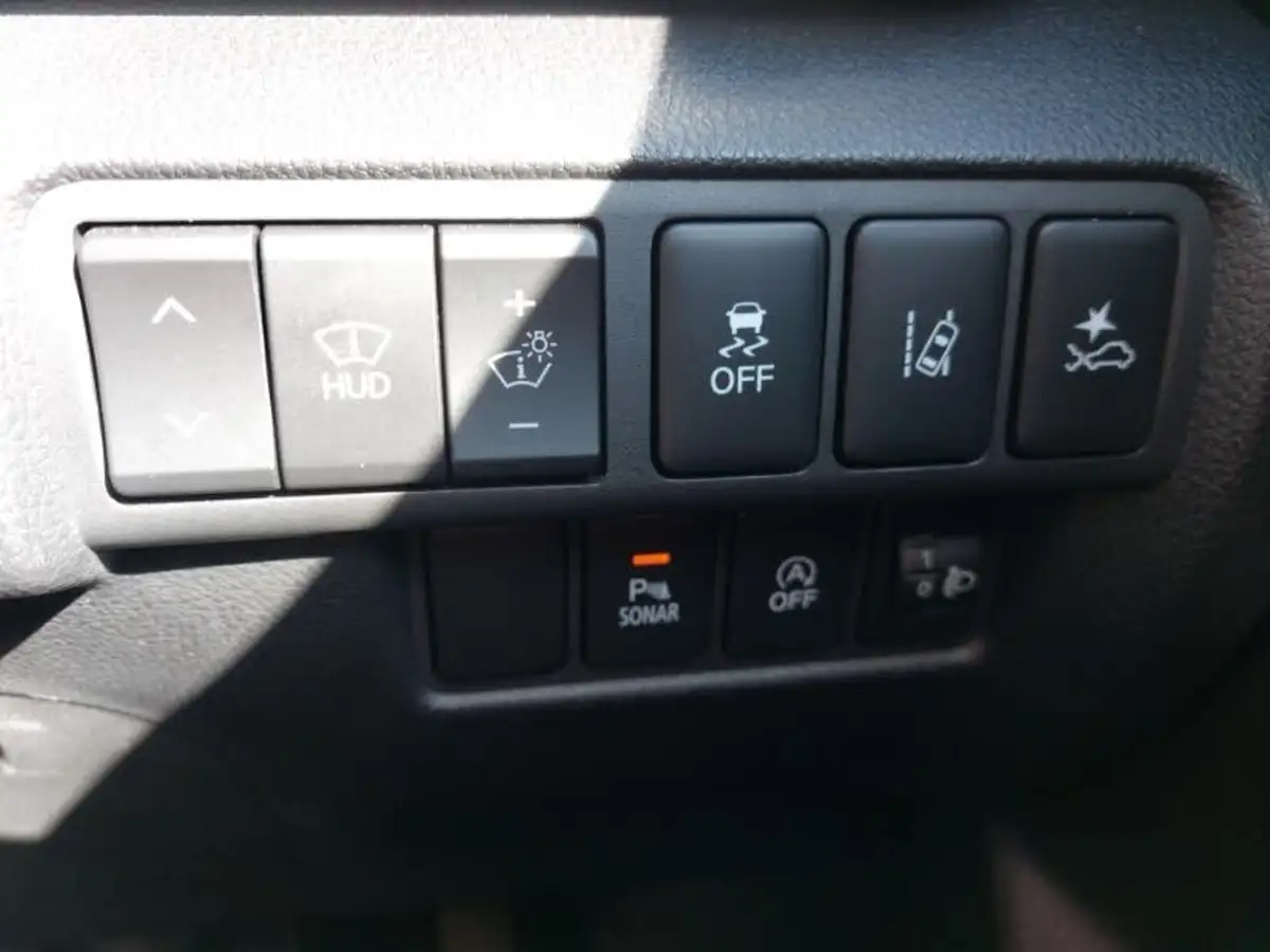 2020-mitsubishi-eclipse-cross-15-3-4wd-auto-big-16