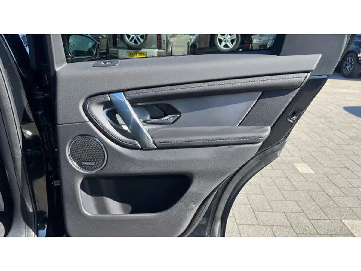 2024-land-rover-discovery-sport-20-d200-dynamic-se-big-31