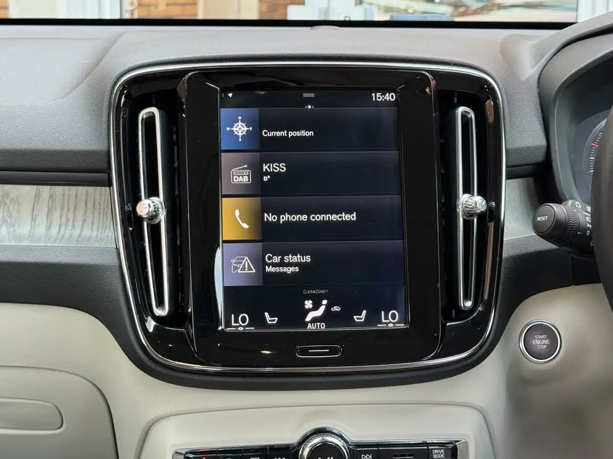 2019-volvo-xc40-20-t4-inscription-awd-big-30