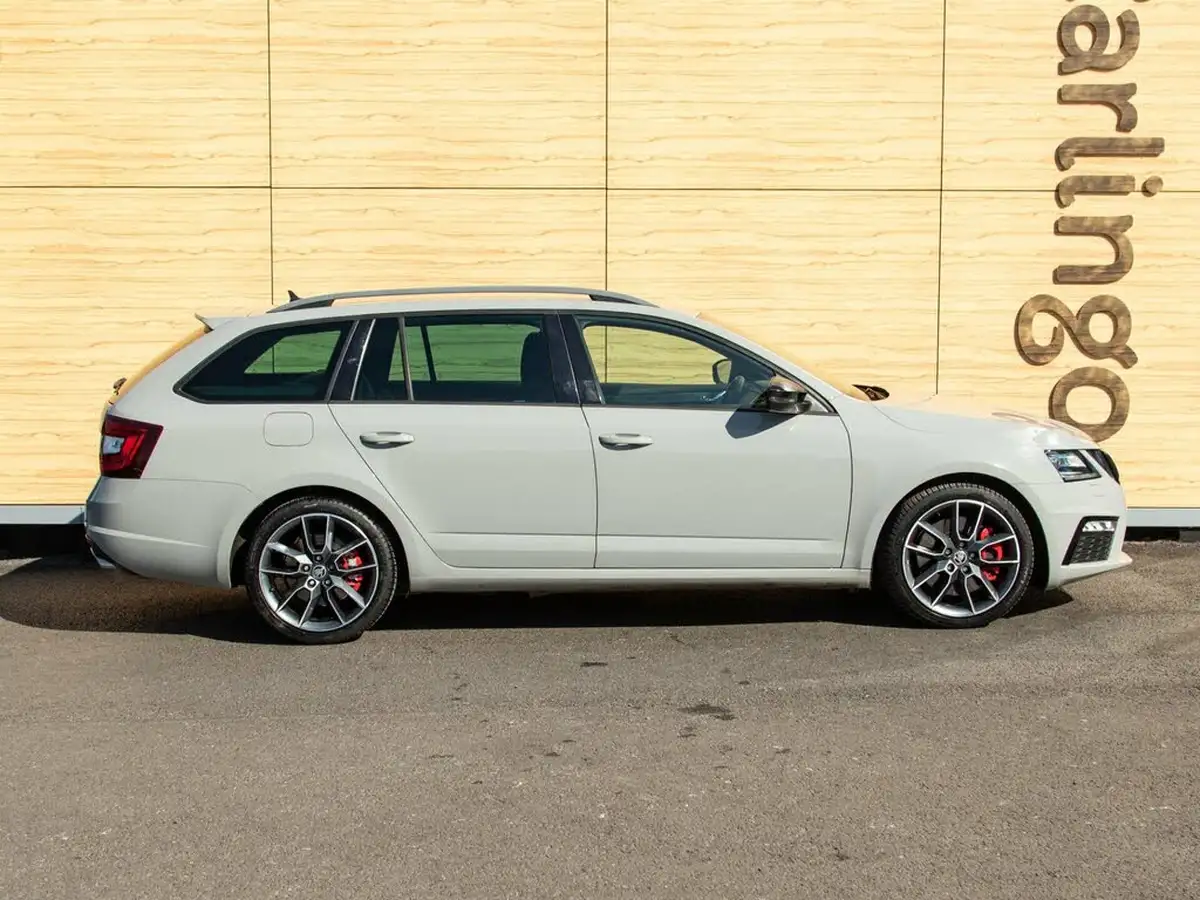 2019-skoda-octavia-20-tsi-vrs-estate-big-12